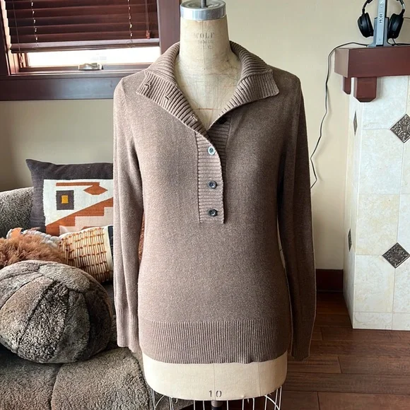 Eddie Bauer button mock neck sweater M - Picture 2 of 10